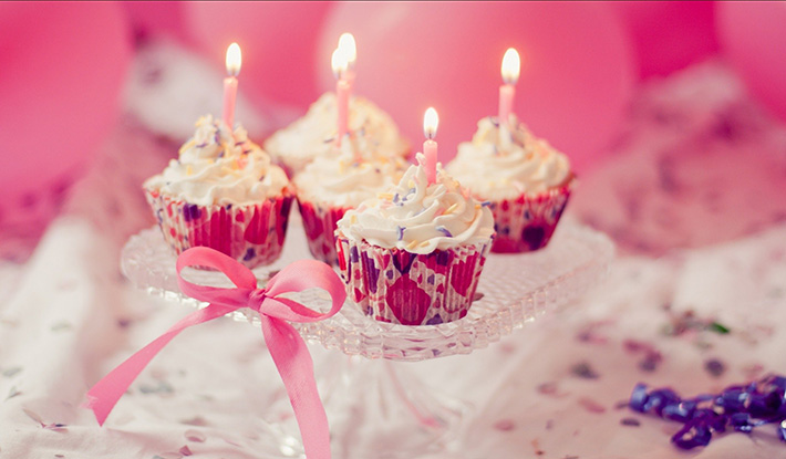 CC1  Set cupcake trang trí theo tông màu bánh sinh nhật